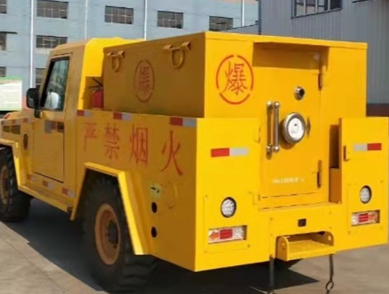 武宁凯龙爆破器材运输车：保障爆破任务的安全运行