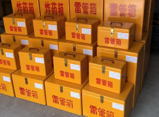武宁玻璃钢雷管箱的使用寿命一般是多少？